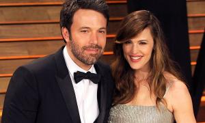 Бен Аффлек на межі розлучення переконує, що він тільки «дружив» із нянею