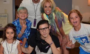 Брітні Спірз пофарбувалася в зелено-фіолетовий колір