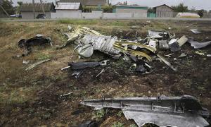 Голландські експерти досліджують елементи ракети «Бук» з місця аварії «Боїнга»