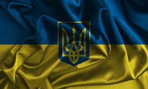 Понад 90% українців позитивно ставляться до прапора та герба України 