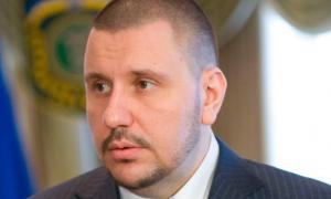 Розшукуваний екс-міністр Клименко вертається до України