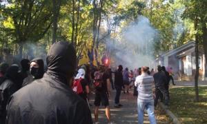 У Харкові люди в балаклавах напали на будинок Добкіна