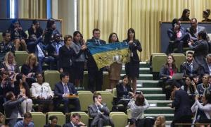 Українську делегацію з розстріляним прапором вигнали з Генасамблеї ООН