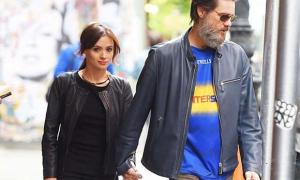 Кохана Джима Керрі наклала на себе руки