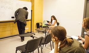 Руслана знову сіла за парту