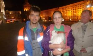 Щоб врятувати лелеку на Майдані, довелося викликати поліцію