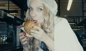 Василіса Фролова зробила дотепну пародію на Ольгу Фреймут (відео)