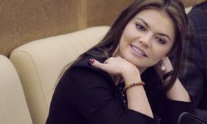 Через санкції ЄС кохана гімнастка Путіна втратила роль ведучої в телешоу