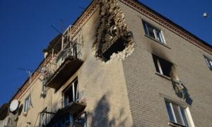 У Сватовому досі лунають вибухи, рятувальники не можуть почати гасити пожежу
