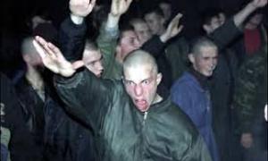 У російському Череповці ув’язнили фашиста, який поранив ножем у груди антифашиста