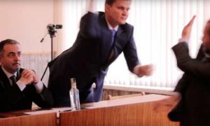 На Херсонщині депутати побилися ковбасою