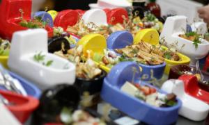 У Москві відкрили кафе, в якому їдять з унітазів