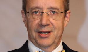 У літака, на якому перебував Президент Естонії, тріснуло лобове скло