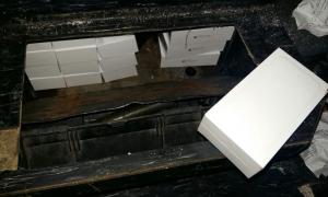 На Львівщині прикордонники знайшли 46 айфонів в рейсовому автобусі 