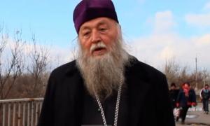 У Щасті батюшка обізвав українських військових «окупантами» (відео)