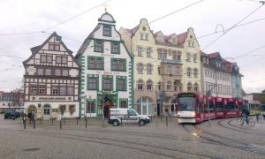 Чому мігранти їдуть до Німеччини