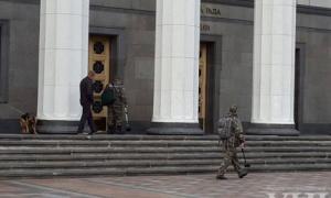 У будівлі Ради так і не знайшли вибухівку