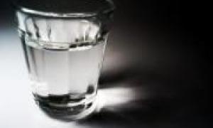 Мешканка російського Архангельська вбила чоловіка за відмову розбавляти спирт