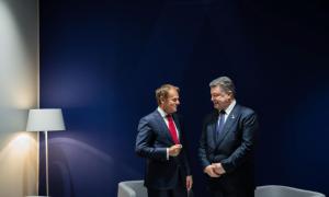 Петро Порошенко та Дональд Туск обговорили реалізацію Мінських домовленостей 