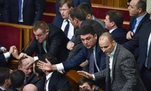Всі питання по Ахметову Яценюк запропонував адресувати політсилі Президента Порошенка