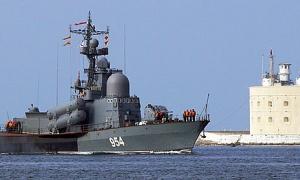 Турецьке судно не зуміло завадити російському ракетному катеру перевезти бурові установки