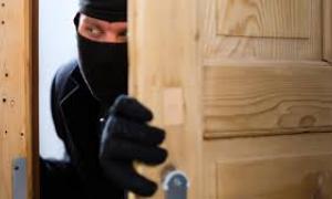 У Києві поліція затримала іноземця, який намагався пограбувати квартиру