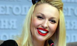 Новий рік Оля Полякова зустрічатиме у спортивному боді 