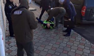 На Рівненщині співробітники антикорупційного бюро затримали голову суду