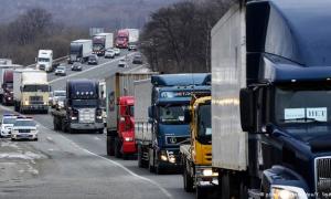 На акцію протесту далекобійників «Равлик» російська поліція відповіла операцією «Боржник»