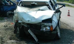 Росіянин на «ВАЗі» зіткнувся з трьома однаковими «Тойотами»