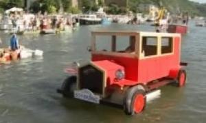 У Бельгії пройшов конкурс найнезвичайніших плавзасобів