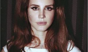 Лану Дель Рей переслідують російські фанатки