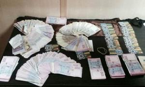 У зоні АТО на пункті пропуску спіймали чоловіка, який віз 70 банківських карток