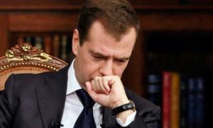 Медведєв закликав росіян готуватися до гіршого