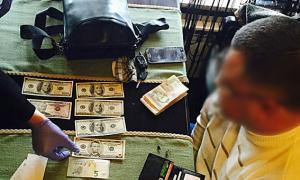 На Закарпатті затримали лікаря-хірурга з хабарем вісім тисяч гривень