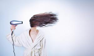 Учені знайшли метод лікування патологічного випадіння волосся
