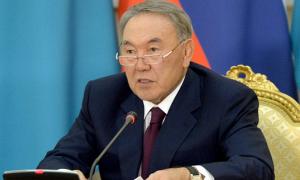 Назарбаєв закликав «напудрених» і «нафарбованих» мільярдерів зі списку Forbes інвестувати в Казахстан