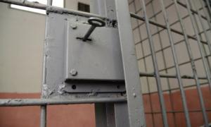 Російський грабіжник закопував у сніг викрадені речі