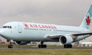 Літак Air Canada після розгерметизації салону екстрено приземлився в Торонто
