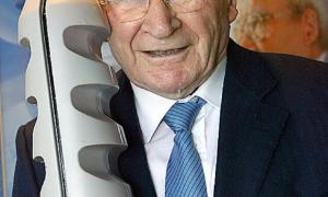 Помер винахідник фотоспалаху та пластмасових дюбелів