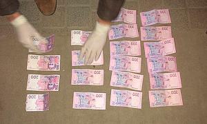 В Івано-Франківську затримали на хабарі чиновника виконавчої служби
