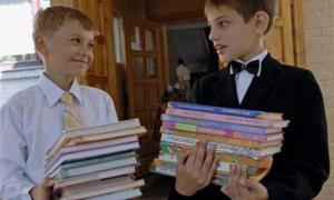 Діаспора попросила Яценюка забезпечити українські школи за кордоном підручниками