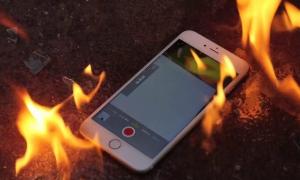 Американець живцем згорів через iPhone
