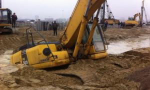 У Калінінграді під час будівництва стадіону до ЧС-2018 втопили екскаватор