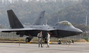 ЗМІ: США направлять чотири винищувачі-невидимки F-22 в Південну Корею