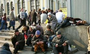 Половина росіян скаржаться на зниження доходів