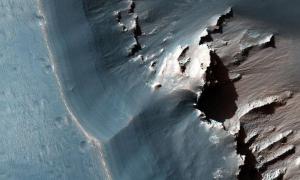 НАСА опублікувало знімок лабіринта Ночі на Марсі