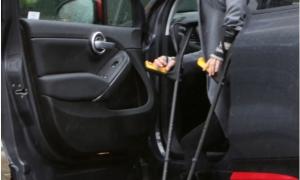Кейт Мосс зламала ногу під час відпочинку з 28-річним коханцем у Швейцарії