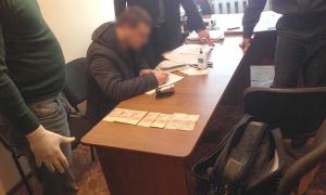 На Вінниччині затримали поліцейського на хабарі