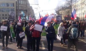 У Москві на ходу в память про Нємцова прийшли близько восьми тисяч осіб